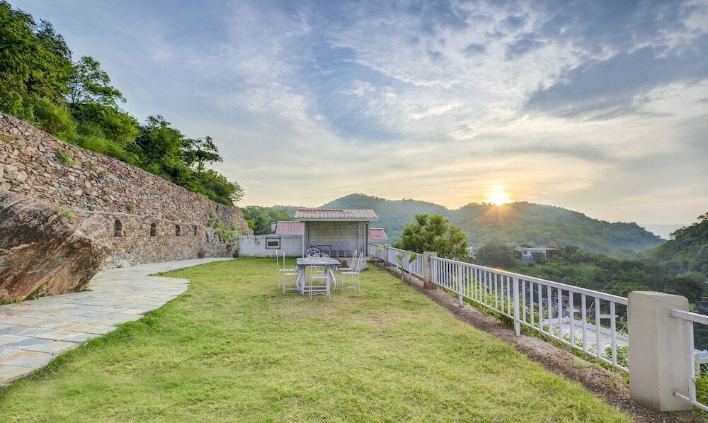 Фото Treebo Trend Hotel Kumbhal Castle With Valley View