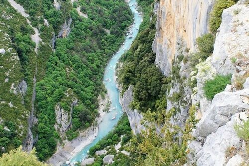 Гостиница Hôtel les Restanques de Moustiers