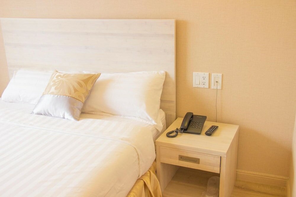 Фото Phoenix Hotel