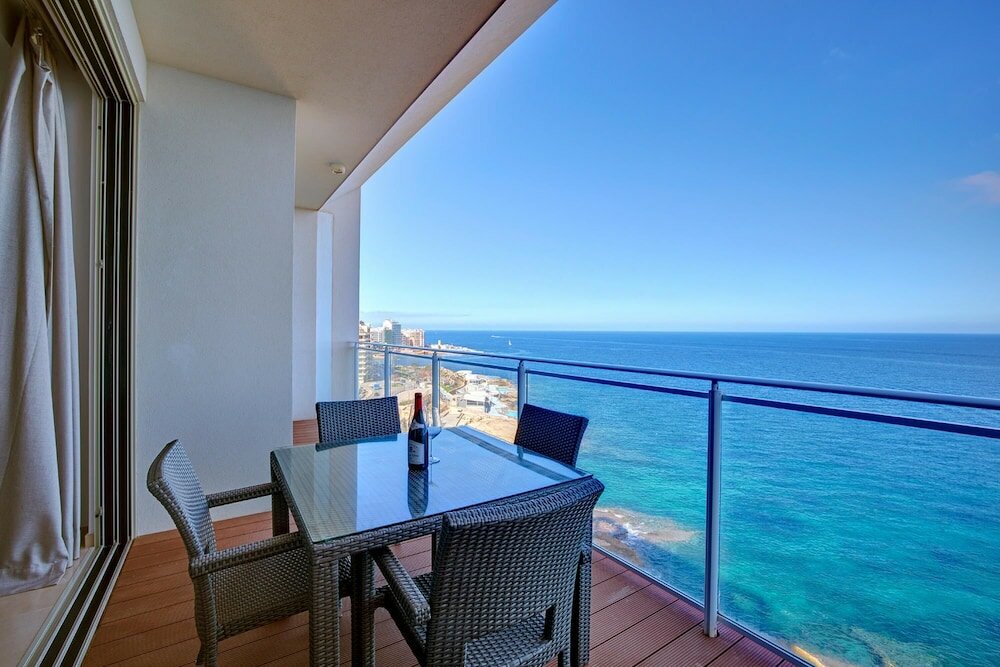 Фото Super Luxury Apartment in Tigne Point, Amazing Sea Views