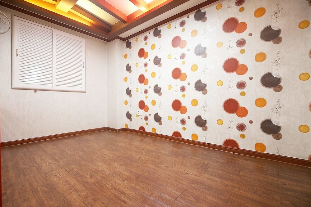 Фото Daejeon Yongjeon Happy Tower