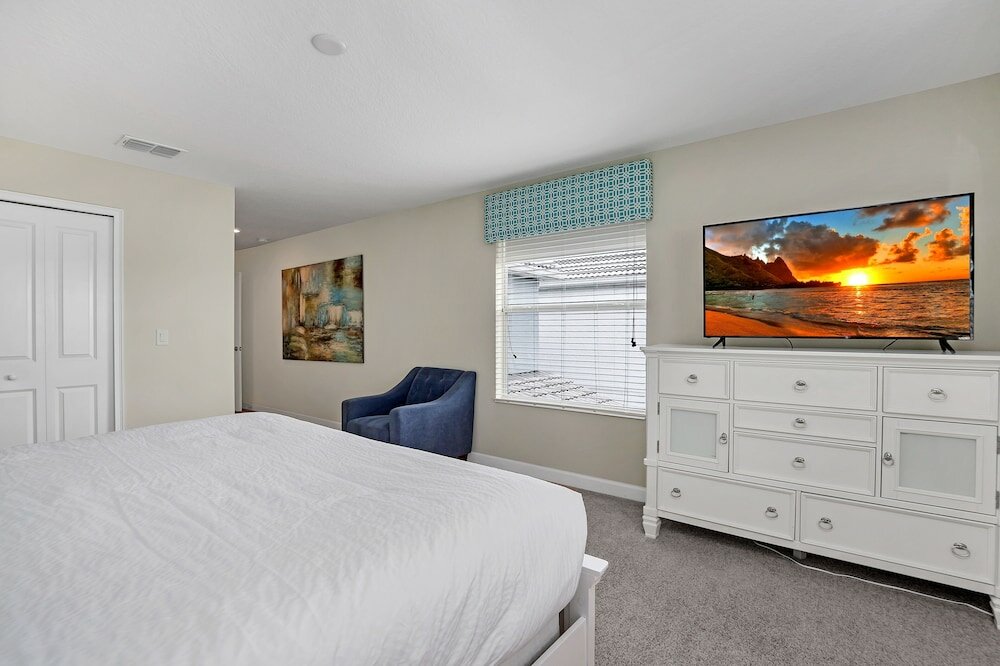 Фото Lakeview Home w Private Pool & Free Water Park!