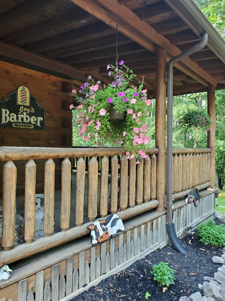 Фото Snyder's Knob Bed and Breakfast