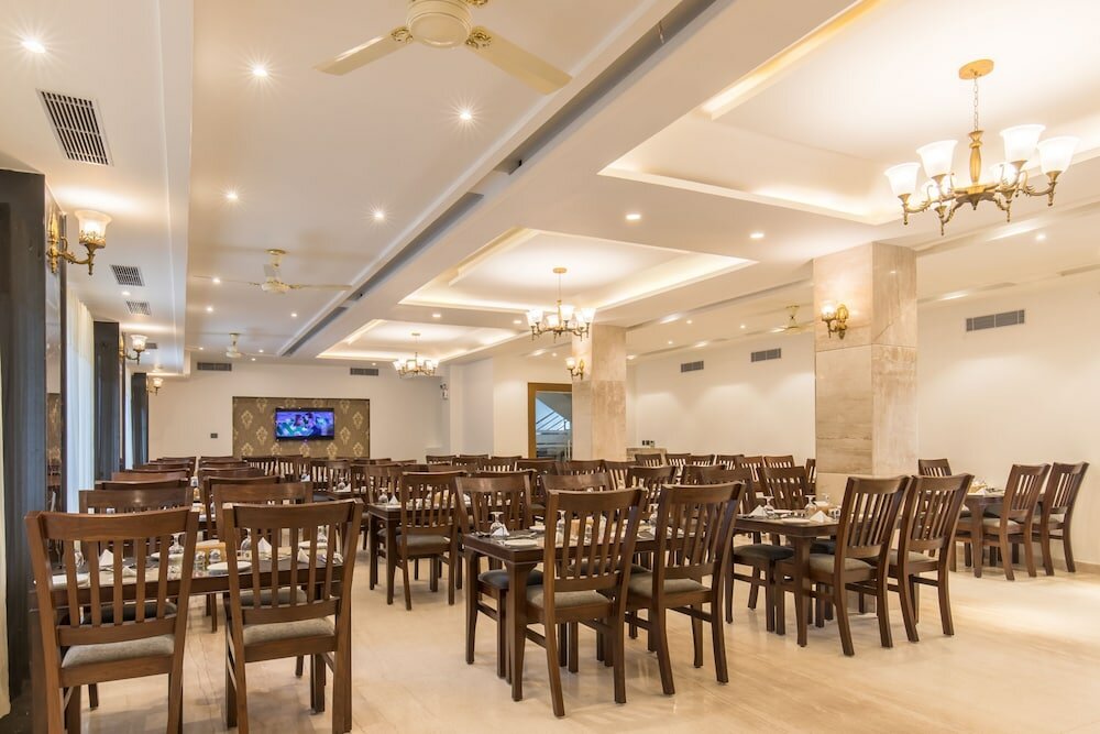 Фото Mourya Hotel Pvt. Ltd