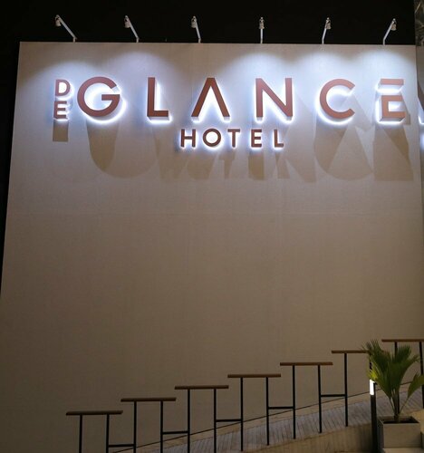 Гостиница De Glance Hotel в Сурате