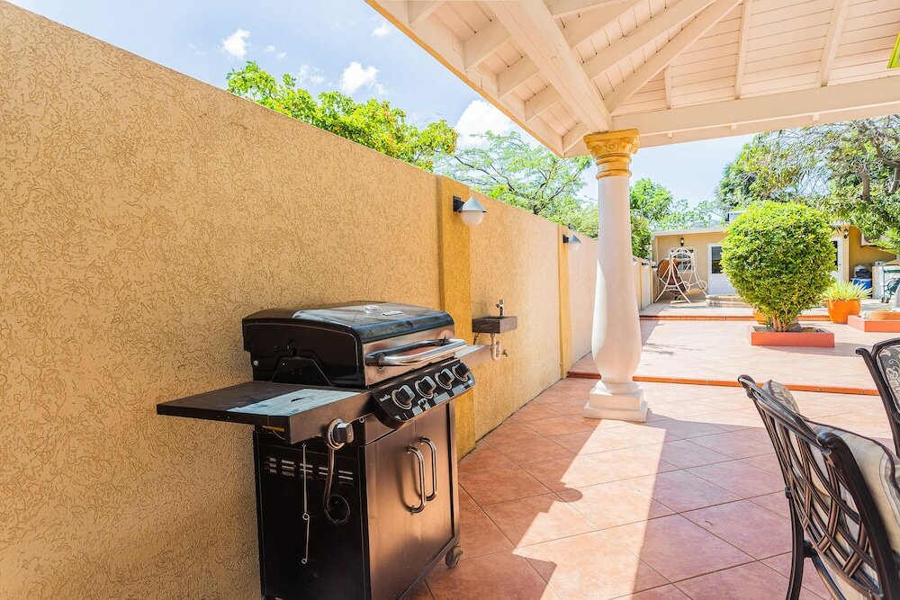 Фото Large Villa With View! Private Pool Free Utilities!