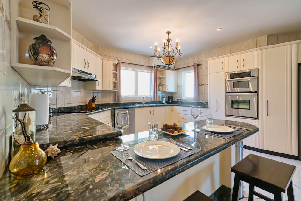 Фото Private Beach Ocean Front Boat Dock Tiki Bar