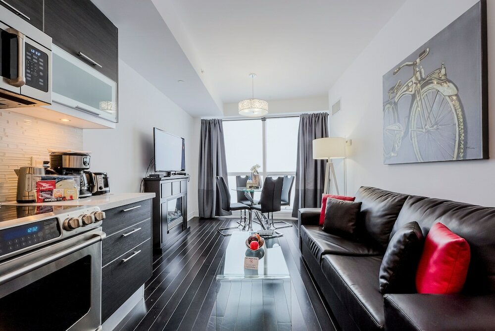 Фото Canada Suites - 832 Bay St