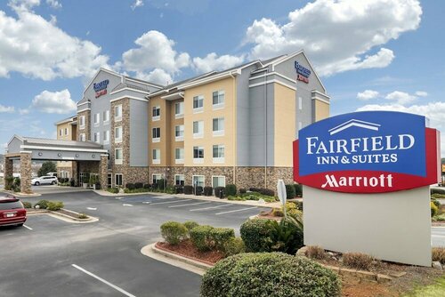 Гостиница Fairfield Inn & Suites by Marriott Commerce