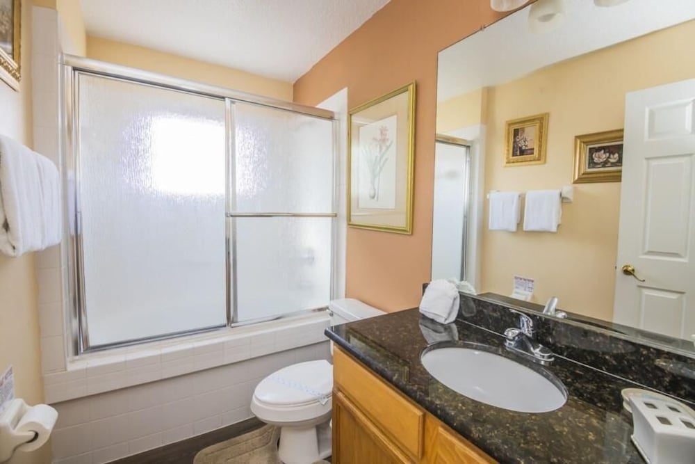 Фото Thomas' Lake Berkley Resort Townhome