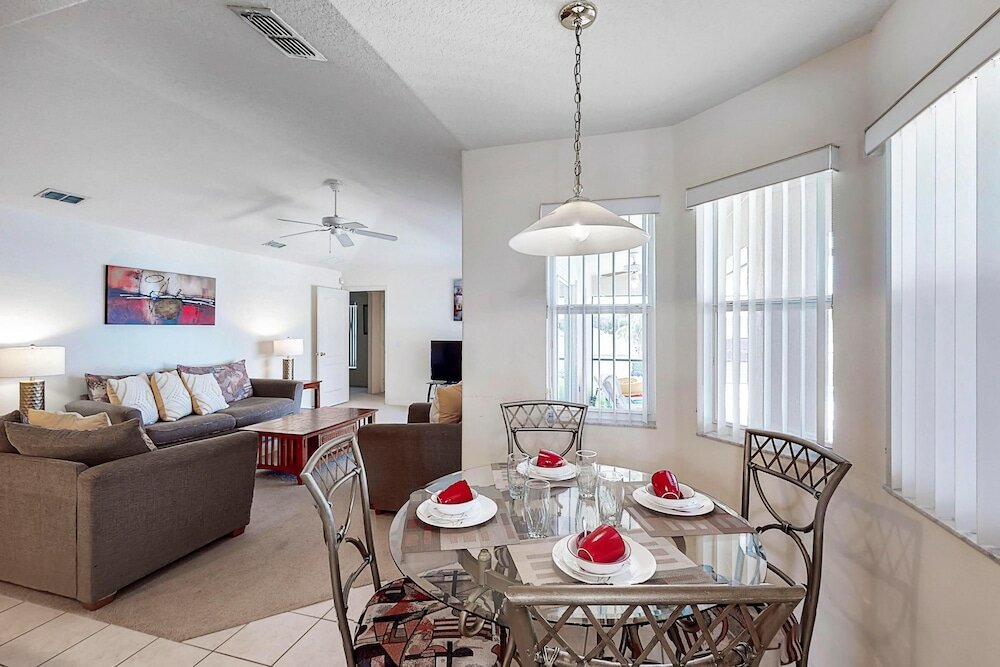 Фото Peter and Gillian's Tuscan Ridge Vacation Home