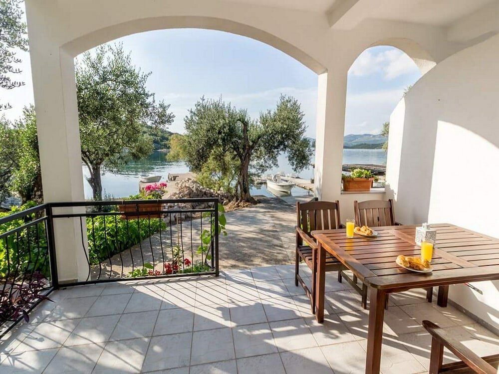 Фото Apartments Vlahušić