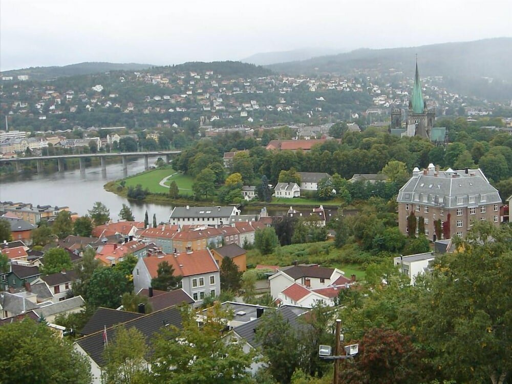 Фото отеля 1