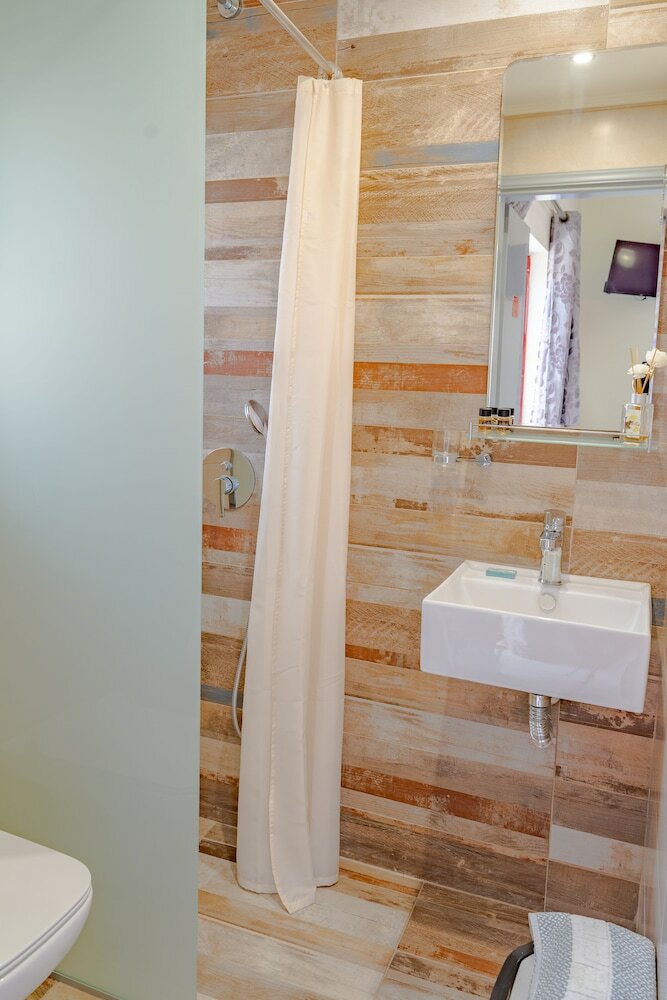 Фото Saint-Trope Studios