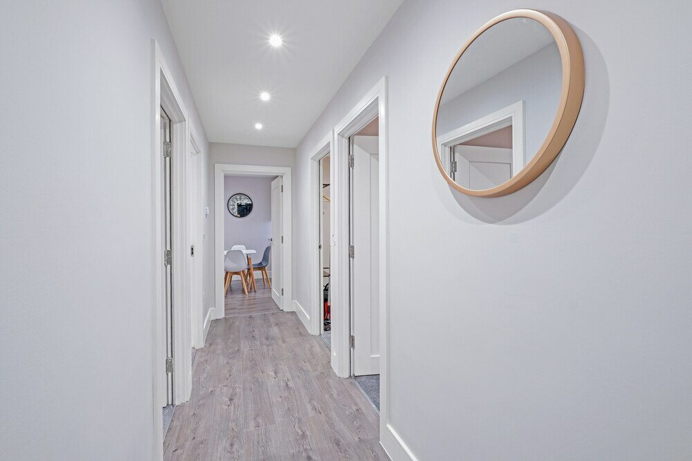 Фото Crown Place 2 & 3 Bedroom Luxury Apts