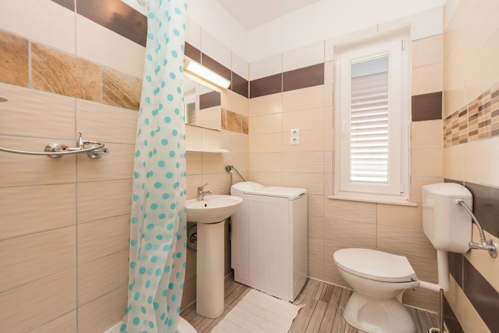 Фото Jadra - 28 m From Beach - A4