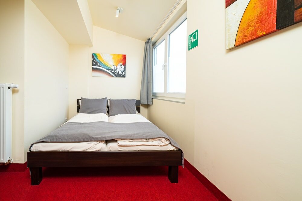 Фото S & D Hotel