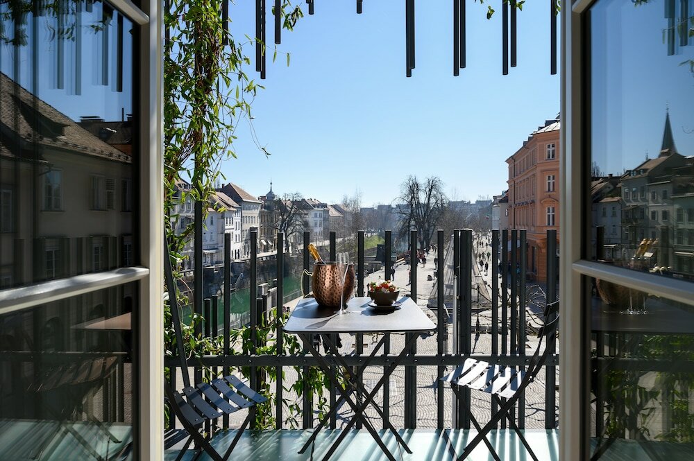 Фото Zlata Ladjica Boutique Hotel