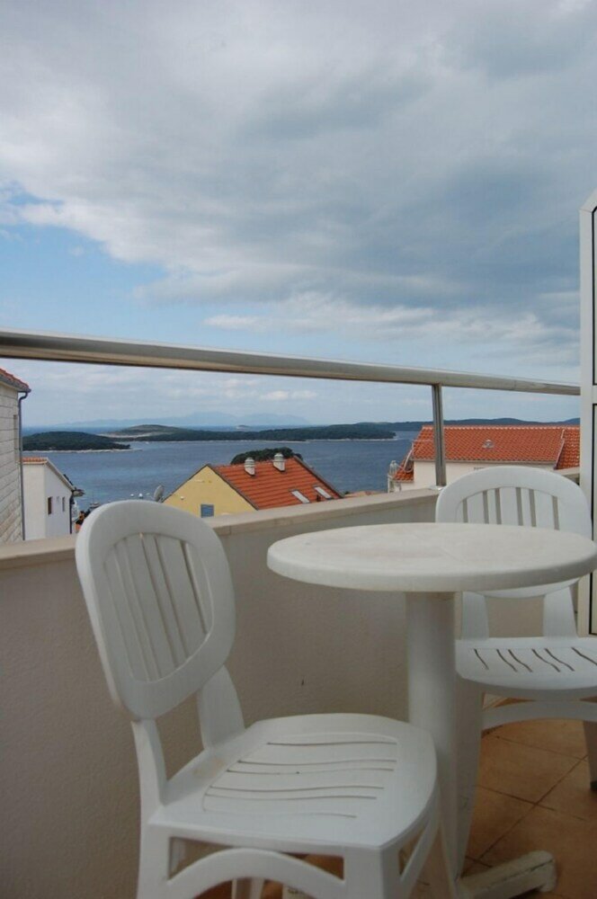 Фото Marti - Free Parking and Grill - A3 - Sunce