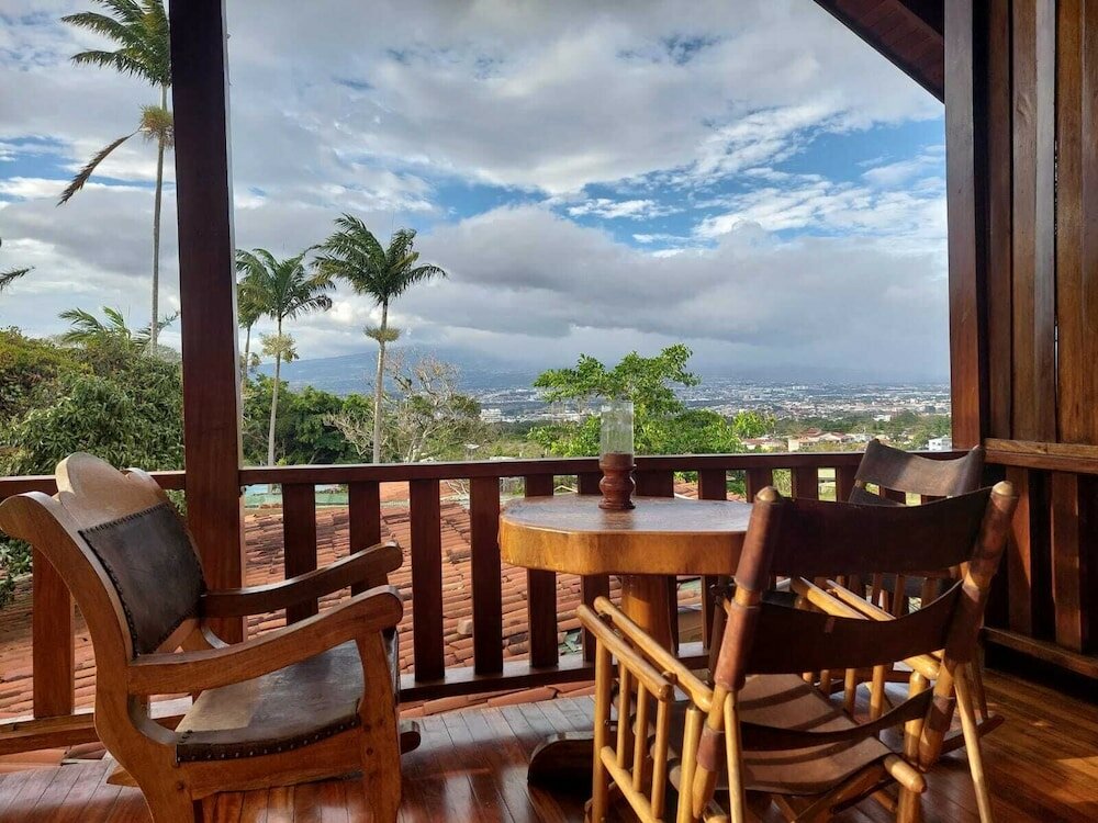 Фото Costa Verde Inn