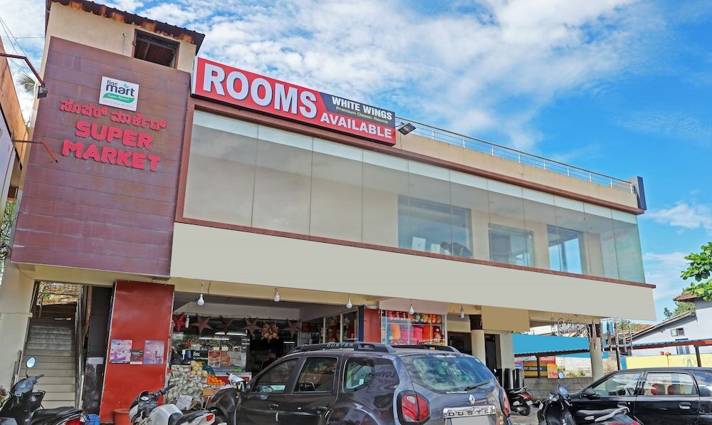 Фото Treebo White Wings