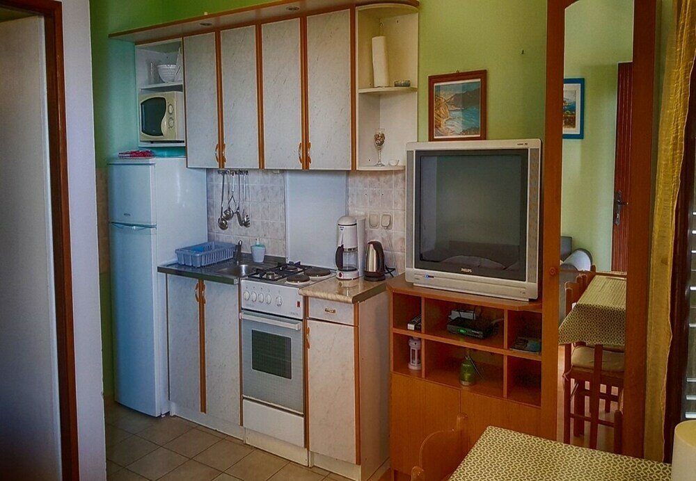 Фото Mare - 50 m From Beach - H