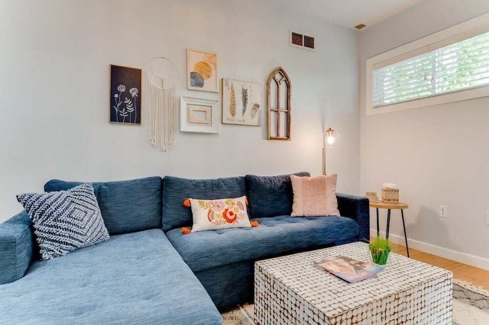 Фото The Guest House - Carriage House