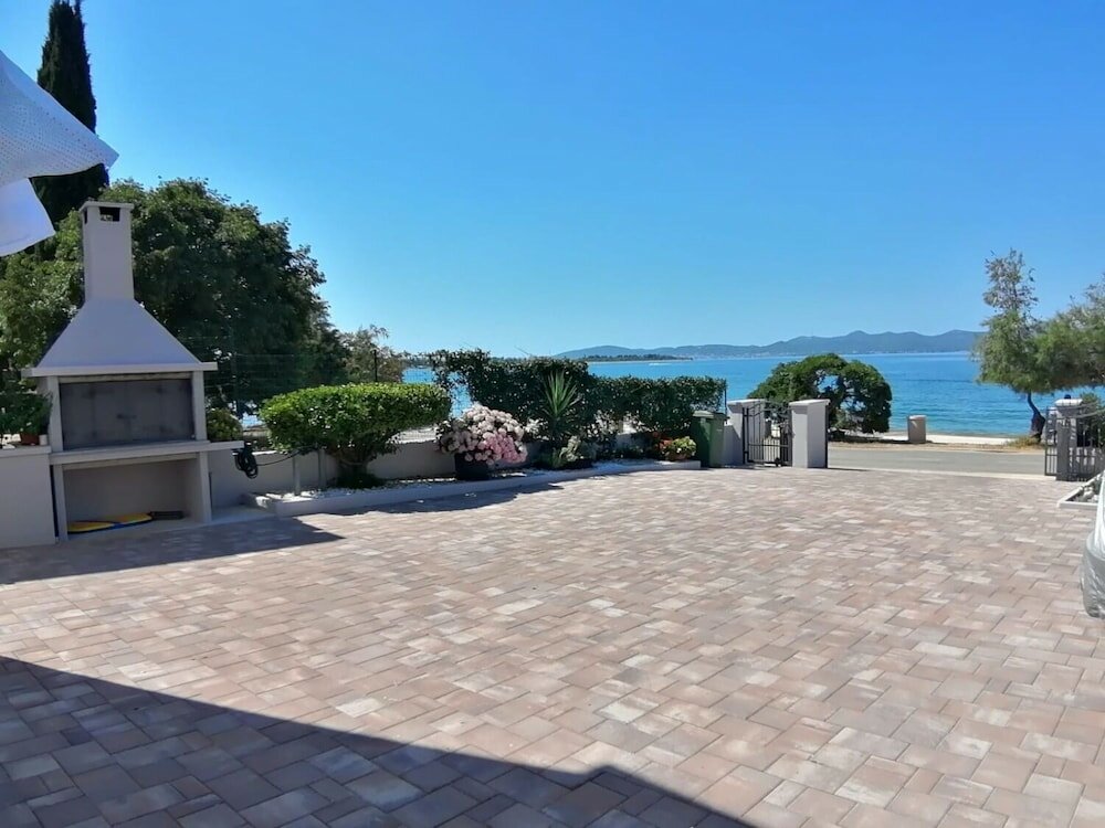 Фото Petin - 5m From the sea - A2