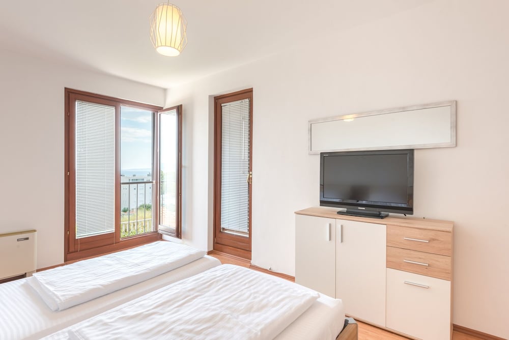 Фото Apartments Mrs Brightside