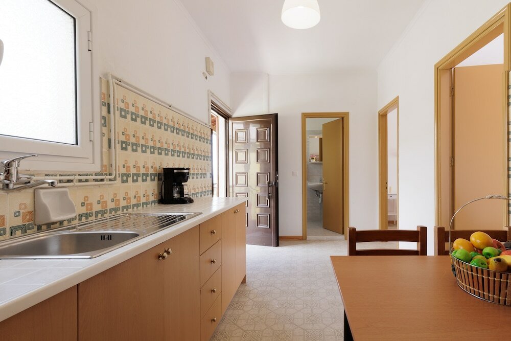 Фото The Island Life Apartments by Konnect, Ipsos Beach