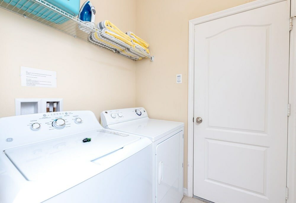 Фото Newly Remodeled 1 story - 5 Bed 5 Bath with Pvt Pool SPA And Game Room