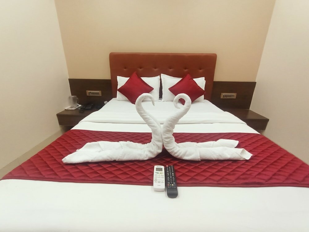 Фото Hotel Empire - Near International Airport