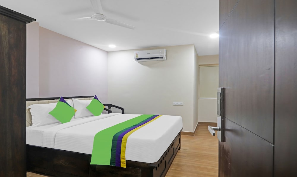 Фото Treebo Trend Purple Square