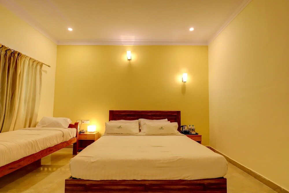 Фото Ezzenza Royal Garden Brindavan Resort