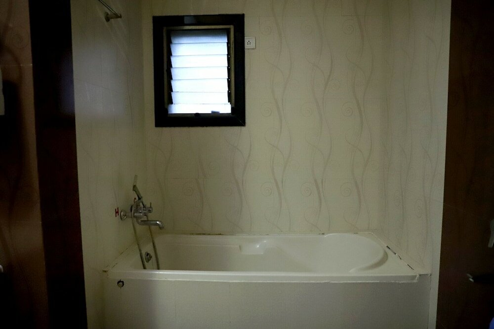 Фото Hotel Heera Excutive