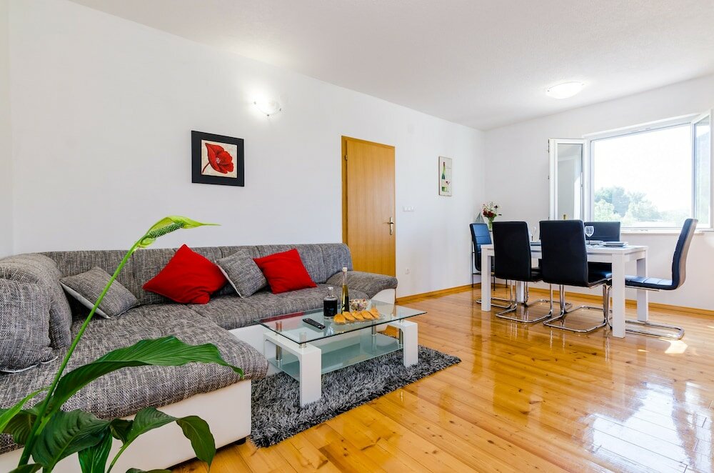 Фото Apartments & Rooms Maždin