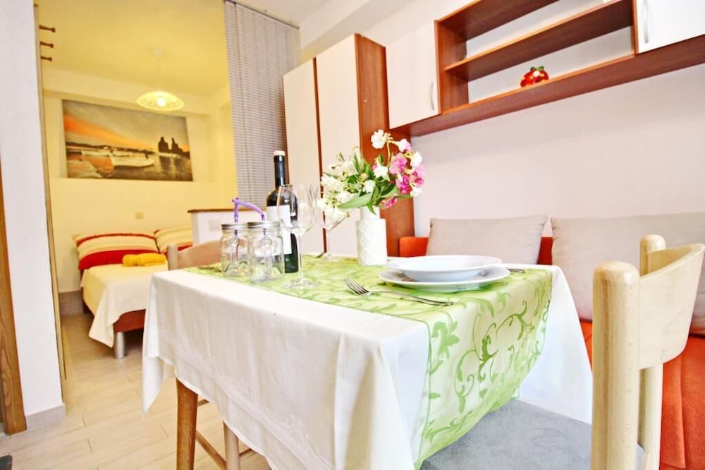 Фото Apartment Happy