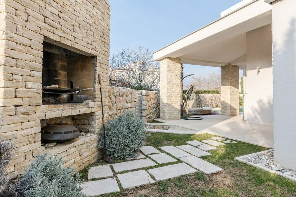 Фото Luxury Villa White Rose with the Pool