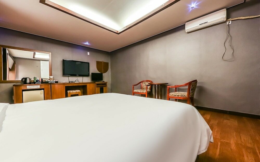 Фото Daejeon Yongjeon Sky