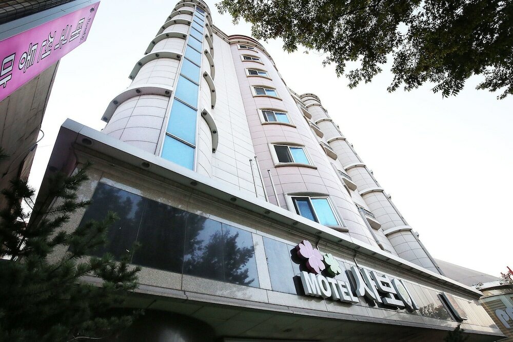 Фото Daejeon Yongjeon Savoy