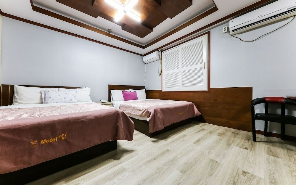 Фото Daejeon Yongjeon Some