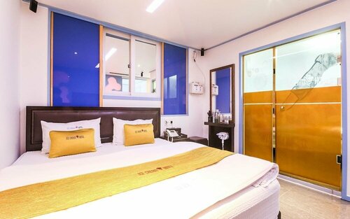 Гостиница Jinju Ice Cream в Чинджу