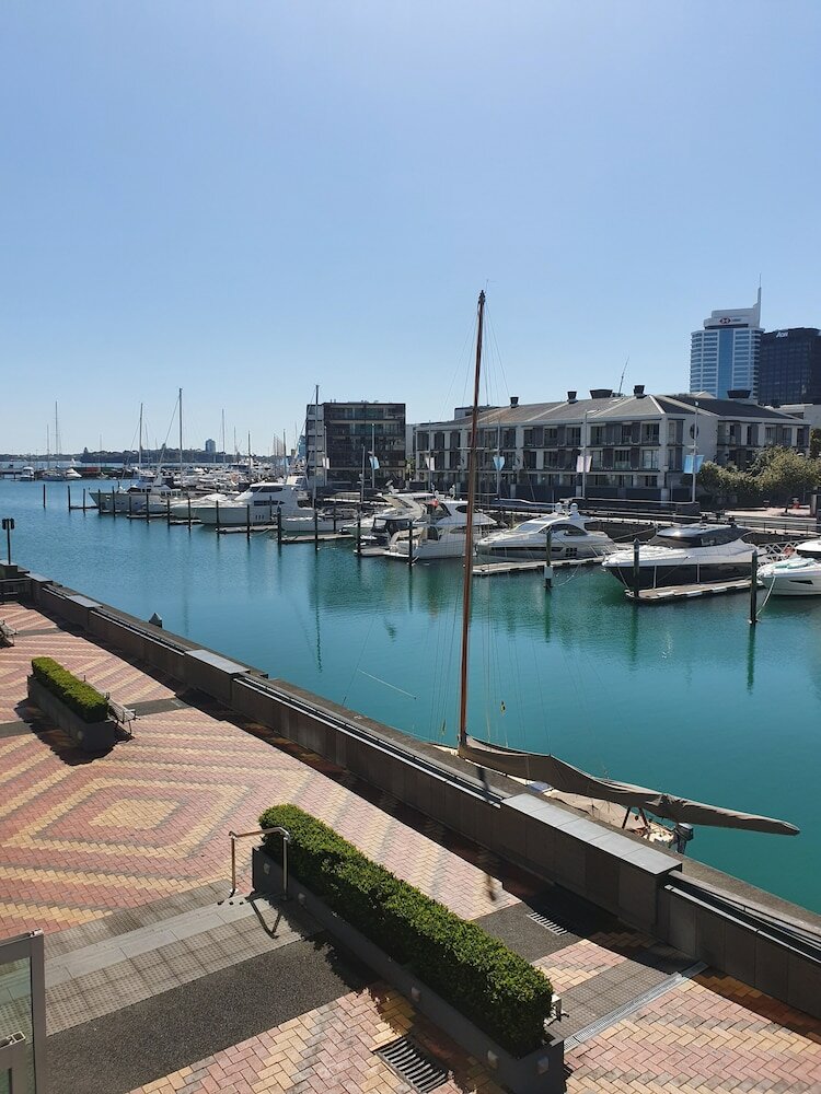 Фото Marsden Viaduct Hotel