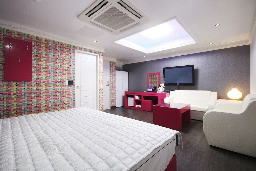 Фото Geojedo Okpo Gallery