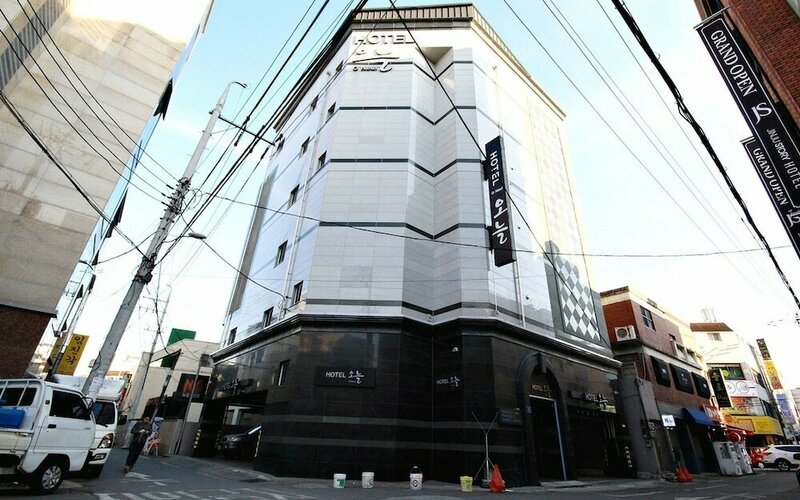Гостиница Jinju Hotel Oneul в Чинджу