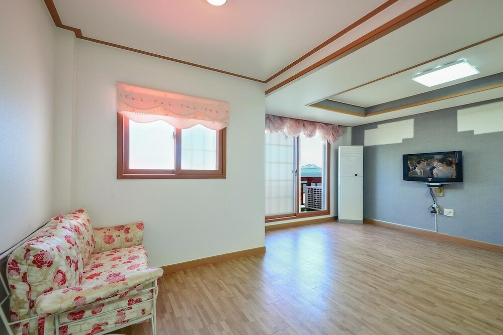 Фото Ganghwa Punggyung Gryujineon zip Pension