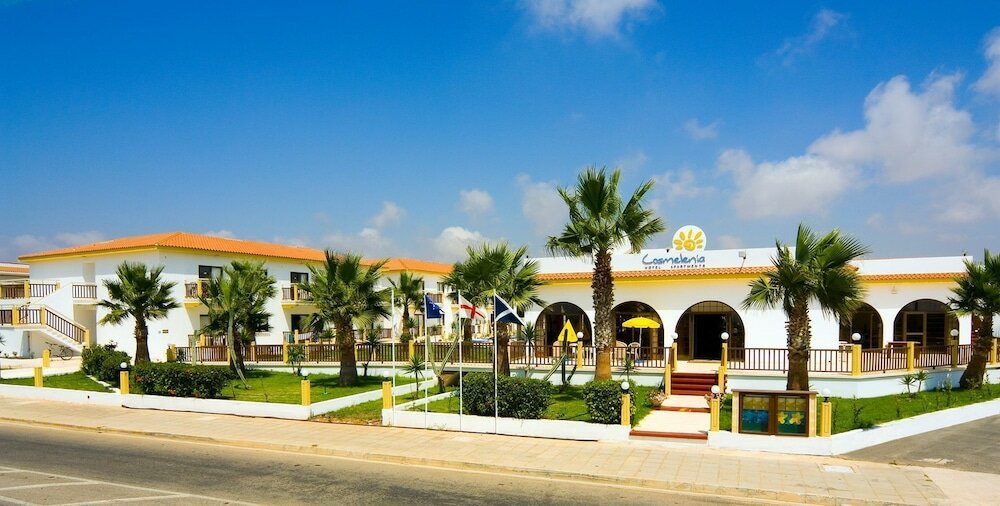 Фото Cosmelenia Hotel Apartments
