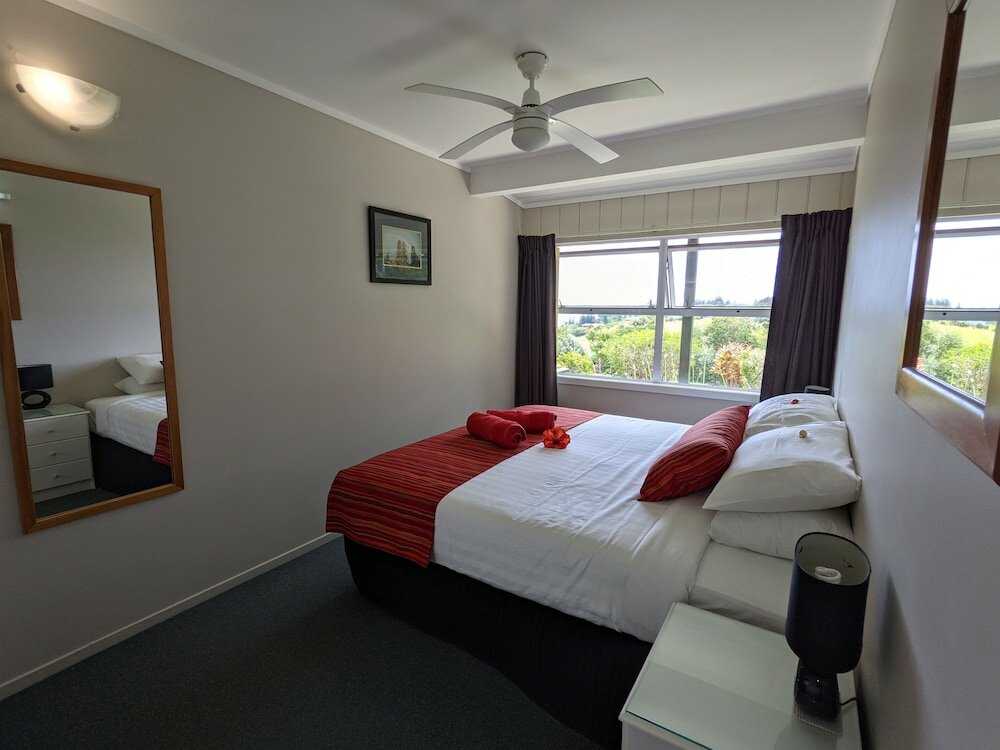 Фото Cascade Garden Apartments