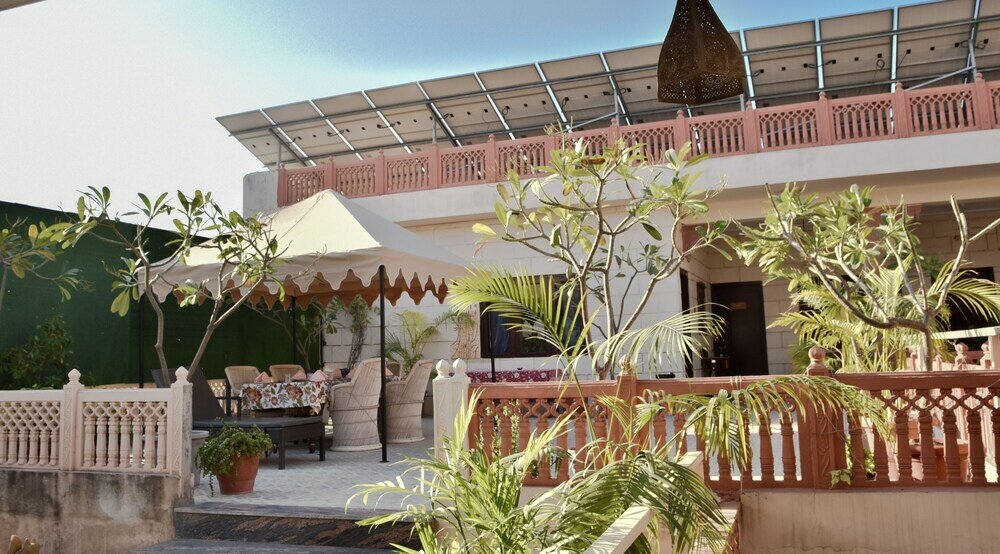 Фото Suryaa Villa - A City Centre Hotel