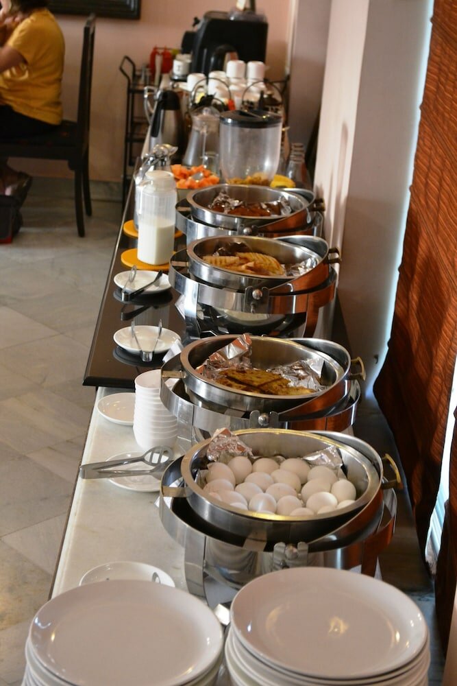Фото Suryaa Villa - A City Centre Hotel